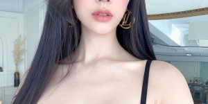 【波多野结衣】「長腿正妹」居家看足球，迷你球衣露出「兩顆白球」，網友都沸騰啦！【大发体育】