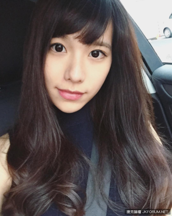 精神全開！爆乳天菜「極致泳裝」性感噴發！這巨乳和臉的反差太大了啦&#8230;