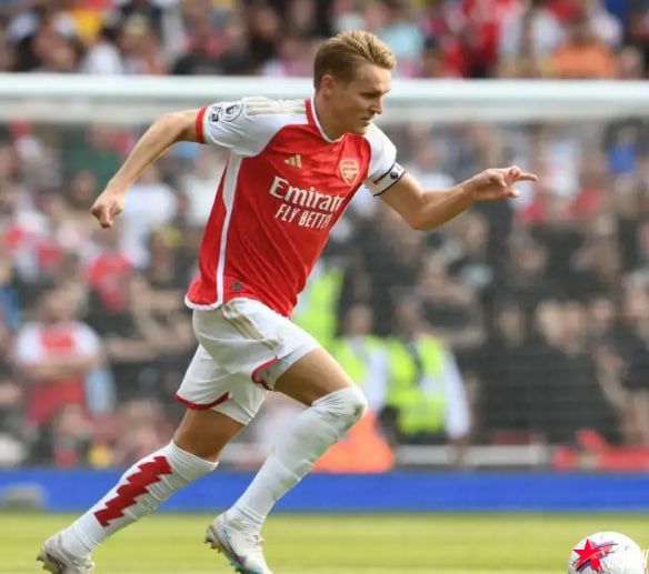 大发体育-皇马当年为何放弃他？阿森纳欧冠出局，大发助力你的致富之路！