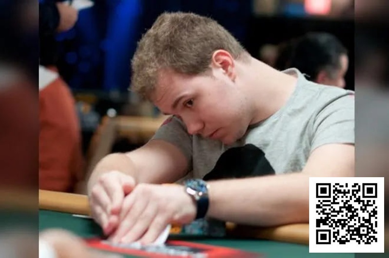 【EV扑克】什么时候看底牌更好？发牌立刻看or行动前再看